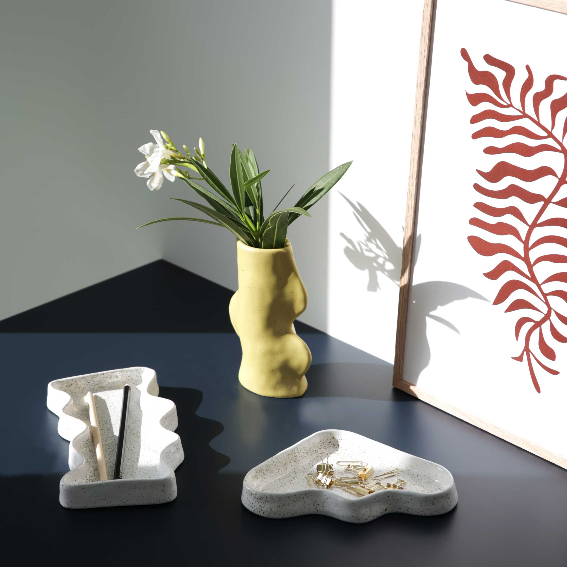 Sculpted Wave Tray – Speckled White-1